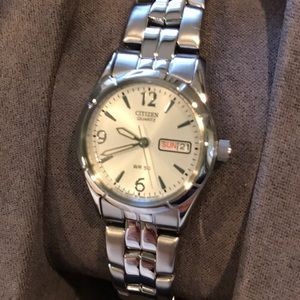 NWT Women’s Citizen Quartz Bracelet Watch